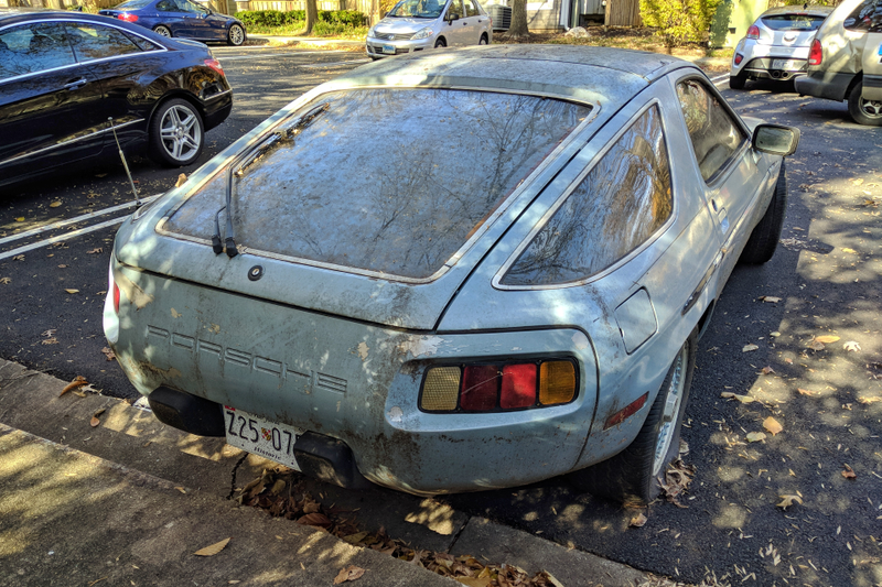 Illustration for article titled I feel bad for this poor neglected 928